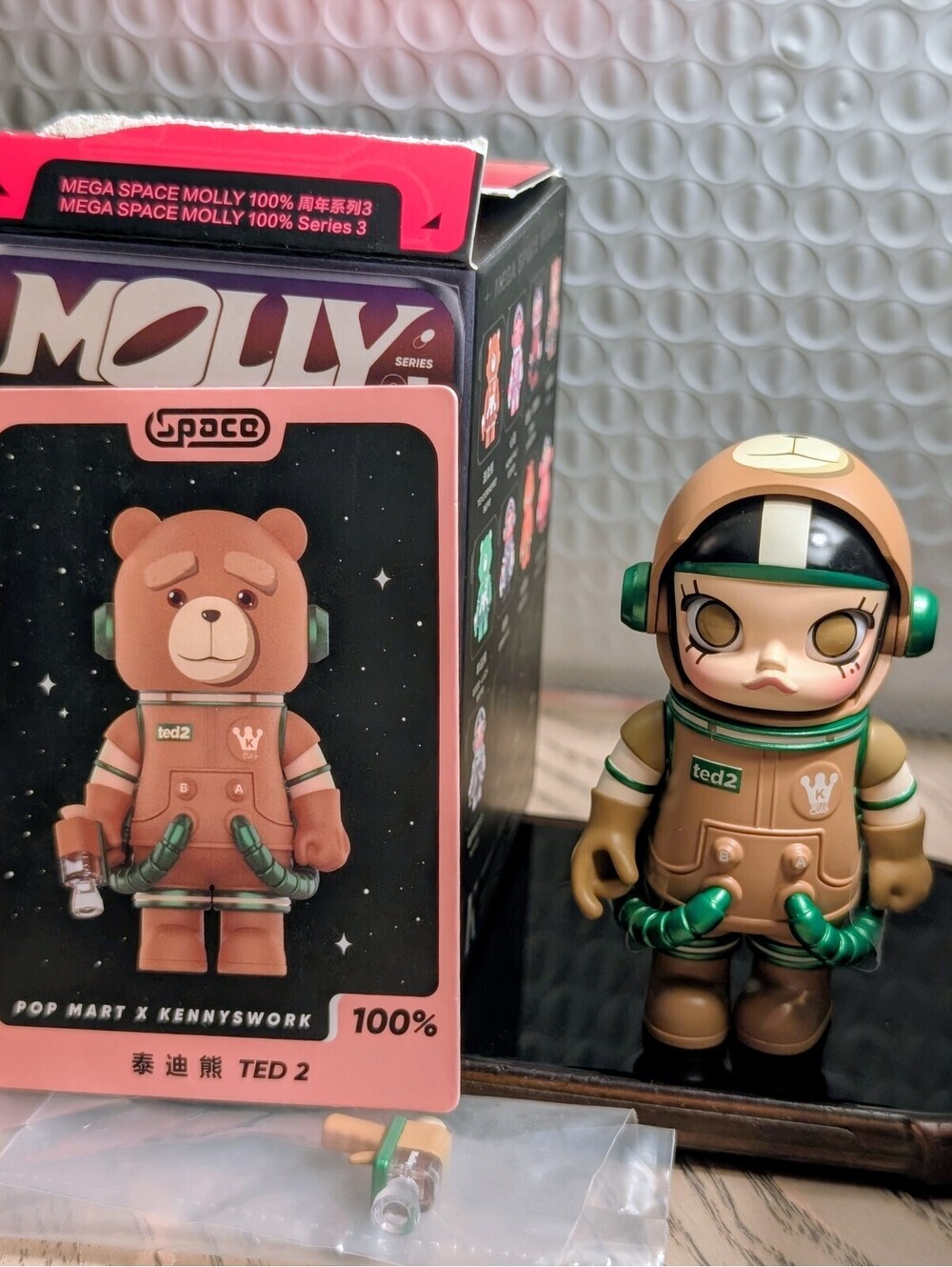 Pop Mart Mega Space Molly 100% TED figure